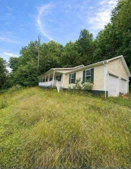 Inviting Single-Level Living Surrounded by West Virginia Scenery
