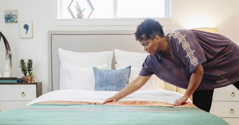 Here’s Why You Should Be Making Your Bed With Damp Sheets