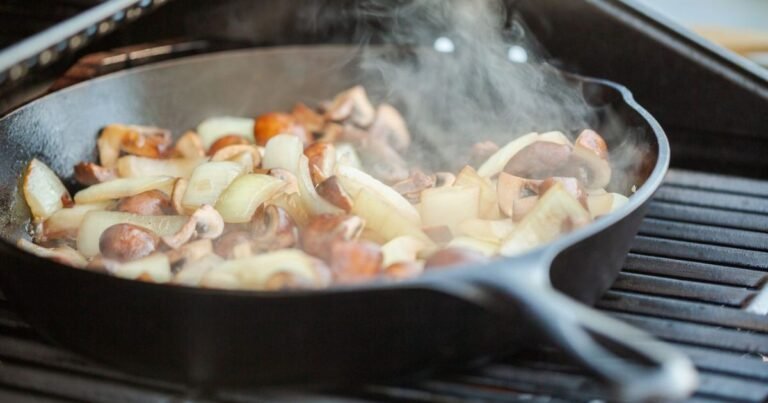 Things You Should Never Cook In A Cast Iron Pan