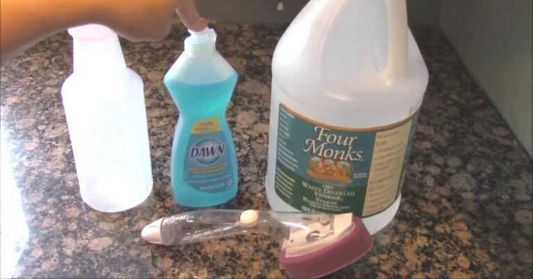 How To Effectively Clean The Tub And Shower